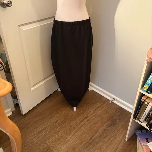 🎉SALE Elegant Black Maxi Skirt no brand elastic band - Picture 2 of 5